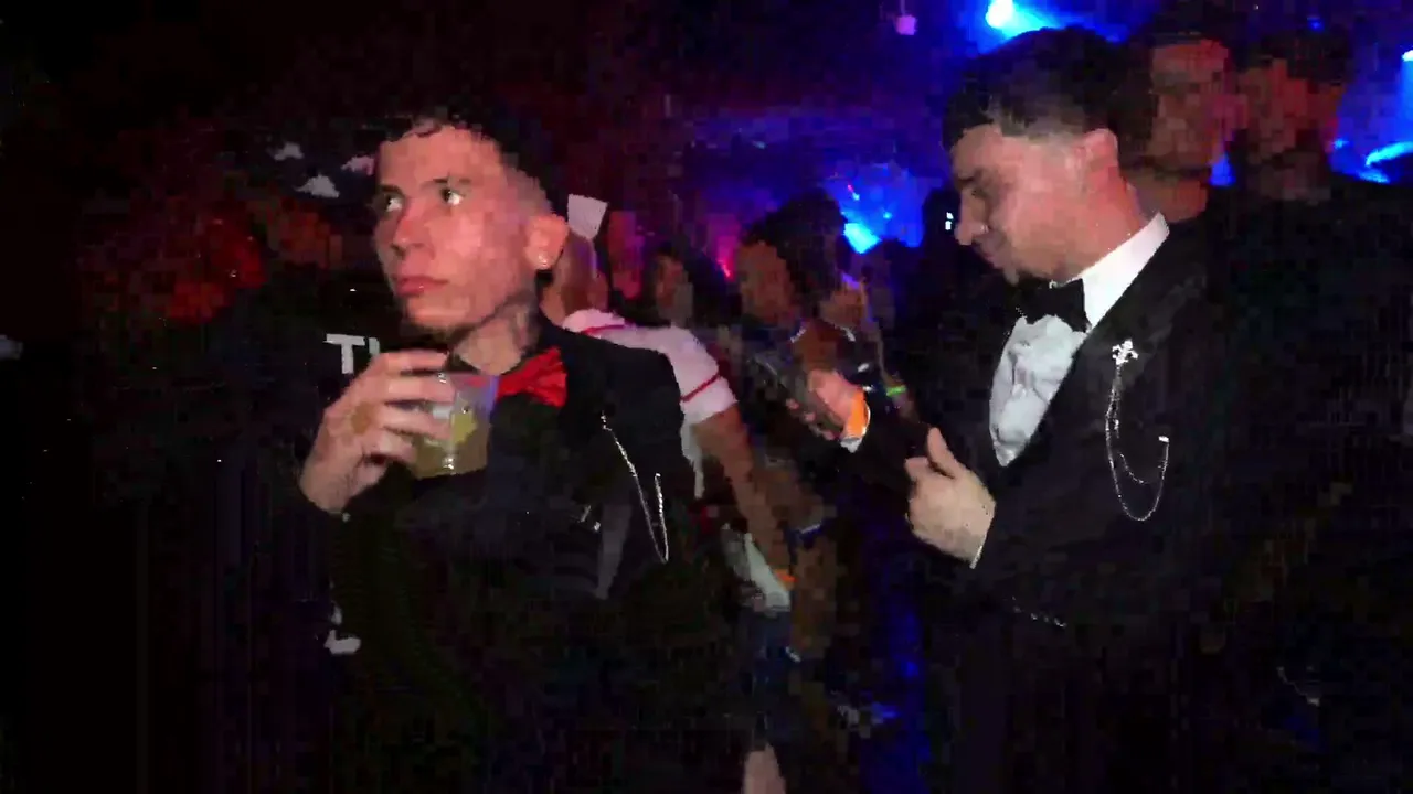 elsantytv — PARTY DE HALLOWEEN EN LOS ANGELES