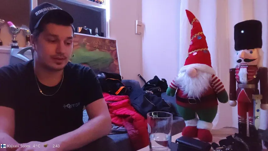 EN MINÄ TIIÄ PYÖRÄLENKILLÄ OON