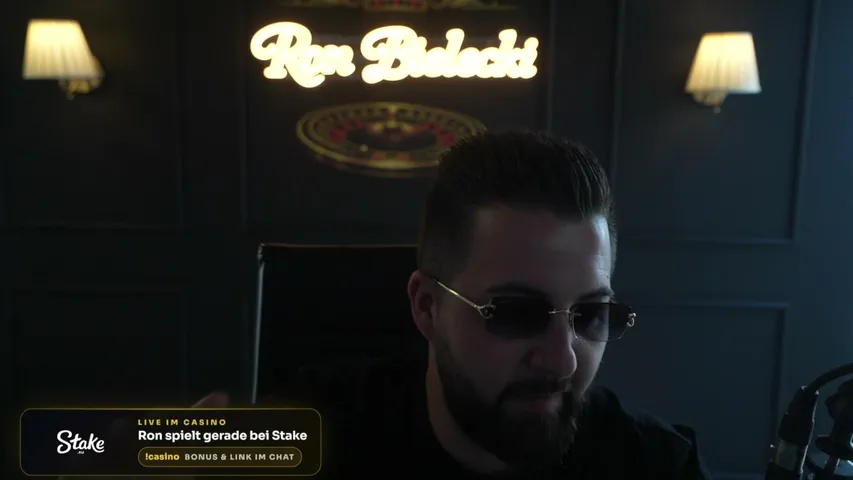 RonBielecki playing Slots & Casino - Live Casino Stream