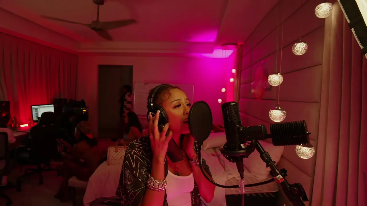 AmberrTyson live