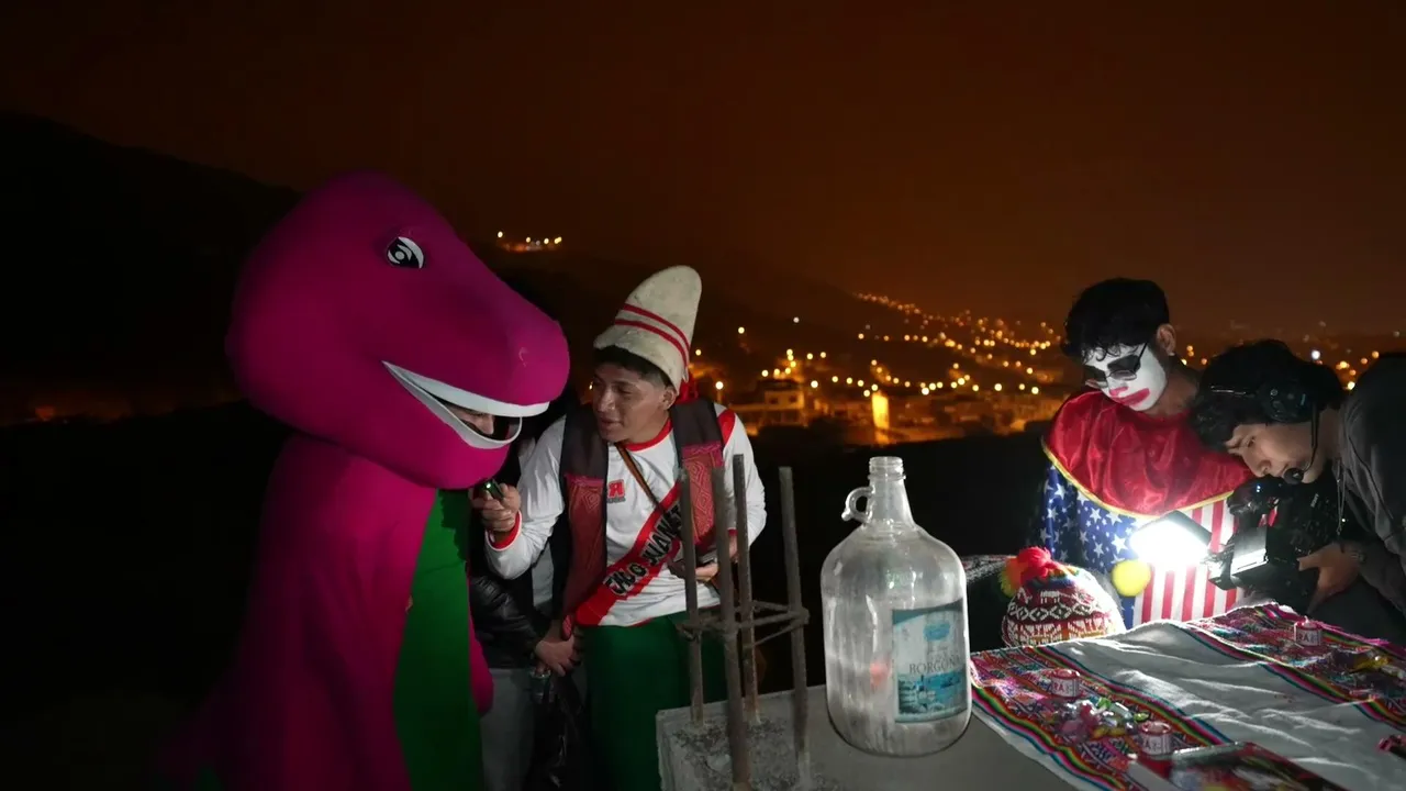 SrPulsera — 👻 IRL CEMENTERIO FT. INVITADOS 👻 | CALIDAD HD | LIMA