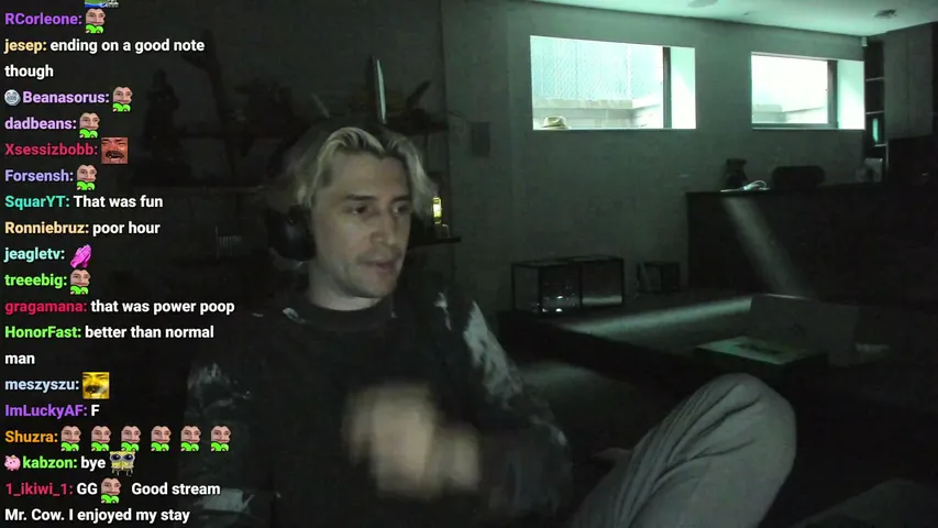 xQc playing Slots & Casino - Live Casino Stream