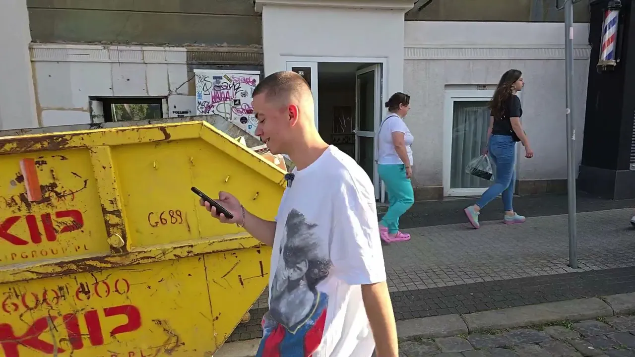 Free text to speech in a barber shop