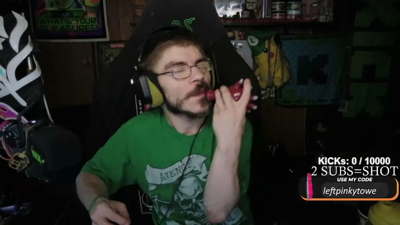 LeftPinkyTowe