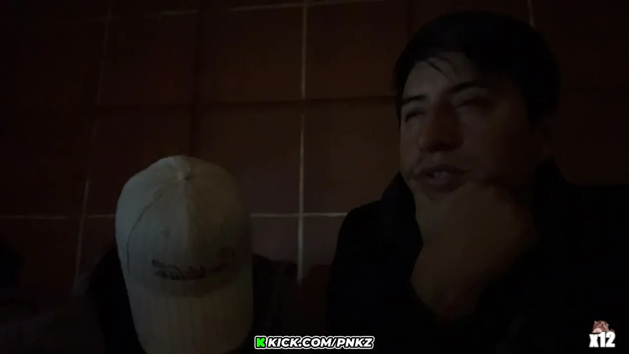 pnkz — vao pa la cashe un ratico a ver q hay por ahí