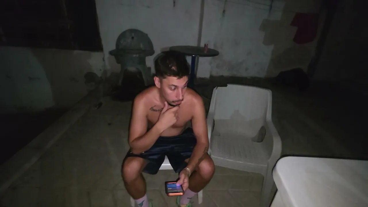 robertovstheworld live
