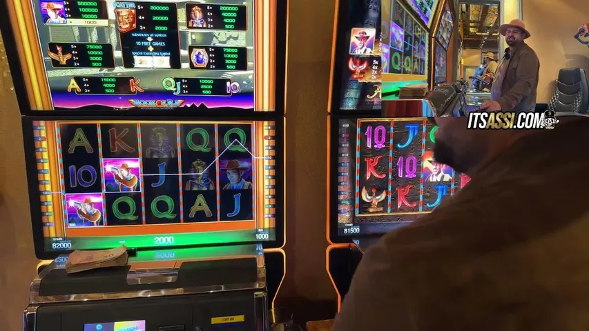 cloverhq62 playing Slots & Casino - Live Casino Stream