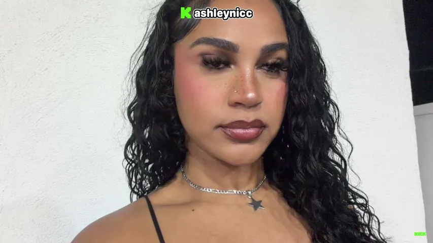 ashleynicc playing Just Chatting - Live Casino Stream