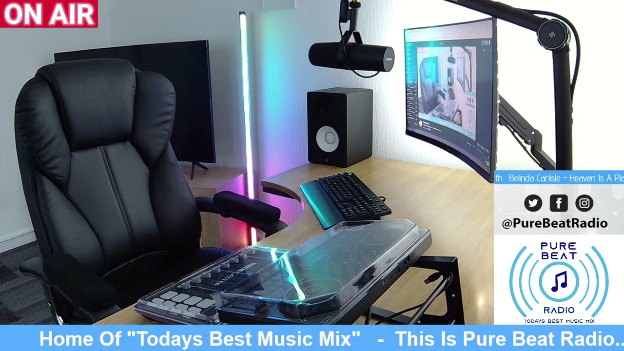 PureBeatRadio live
