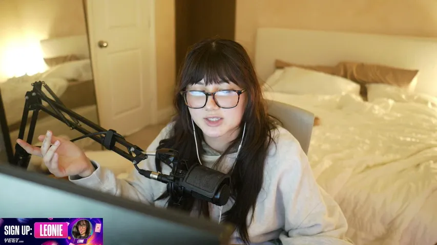 Leonie playing Slots & Casino - Live Casino Stream