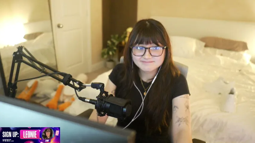 Leonie playing Slots & Casino - Live Casino Stream