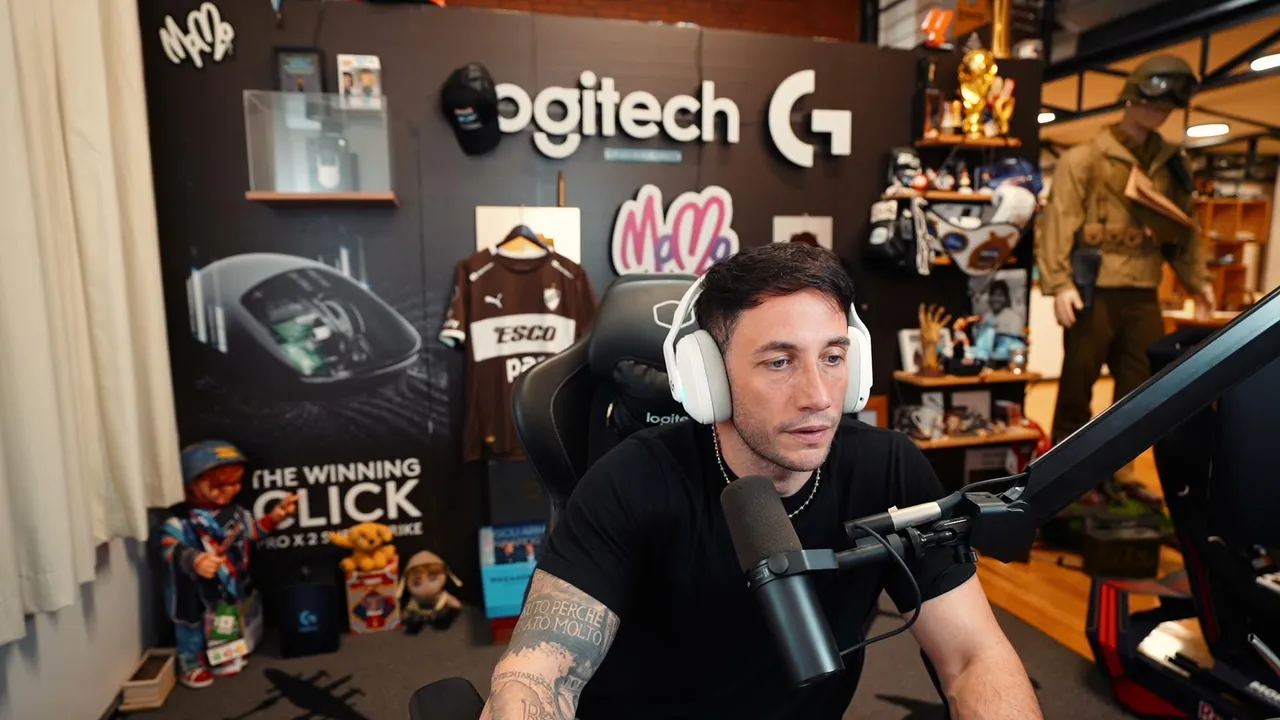 momoladinastia — STREAM CON CAMILO