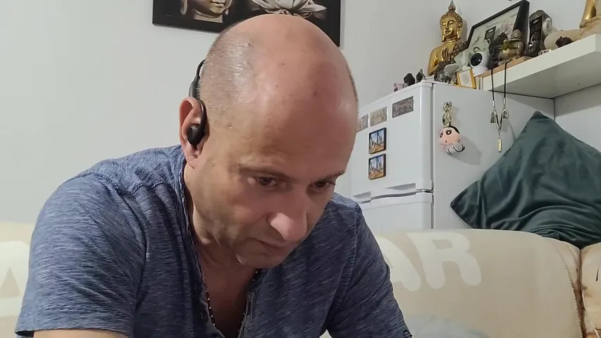 Urlaub zu Ende .. LOL ; wir kochen mal wieder  :-)  Reaction, Restream  ; Spaß & Musik auf dem Sofa ;   Relax & Enjoy life ❤️ 🏖️