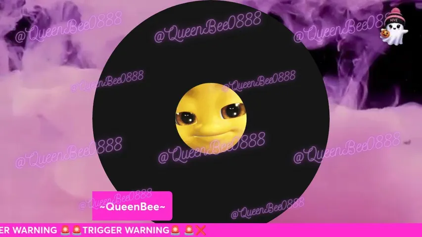 queenbeeog888 playing Just Chatting - Live Casino Stream