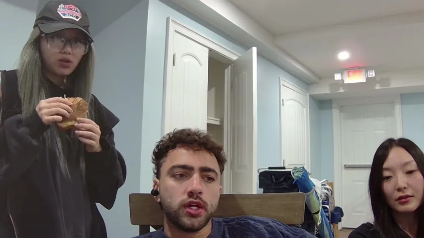 Mizkif playing Slots & Casino - Live Casino Stream