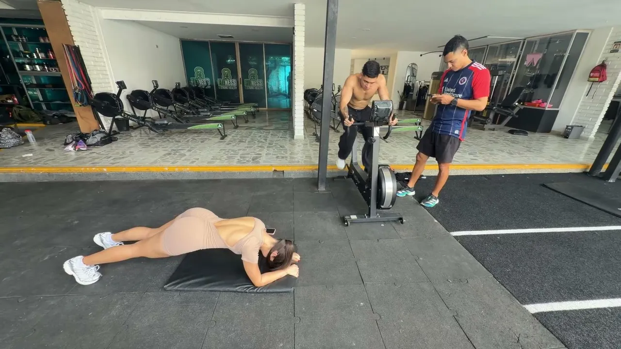 LaSapaaaaa — IRL GYM CON TATIANA REPIZO