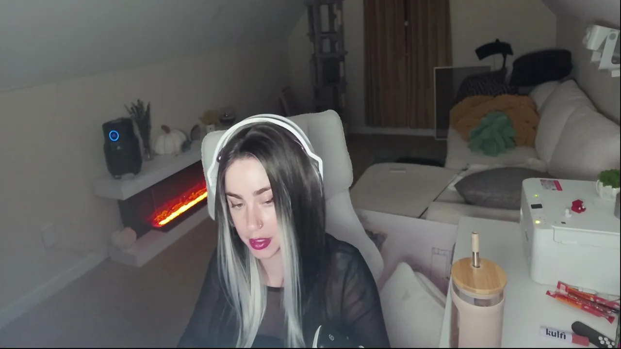 emo girl plays osrs for the first time