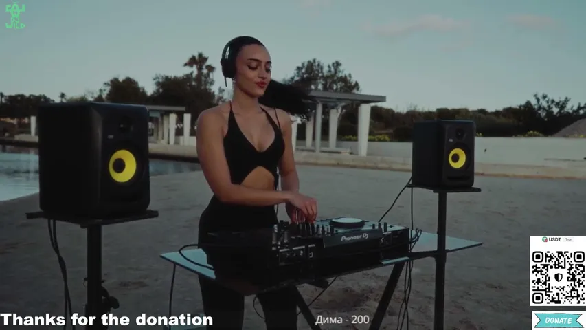 kick-djs playing Slots & Casino - Live Casino Stream