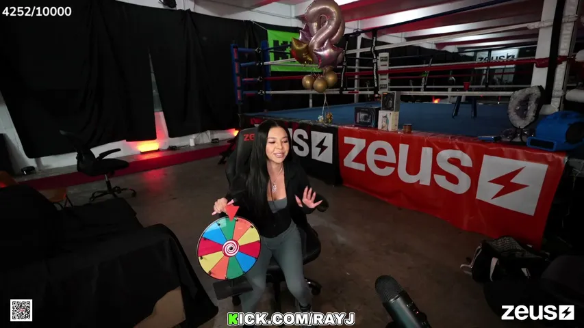rayj playing Pools, Hot Tubs & Bikinis - Live Casino Stream