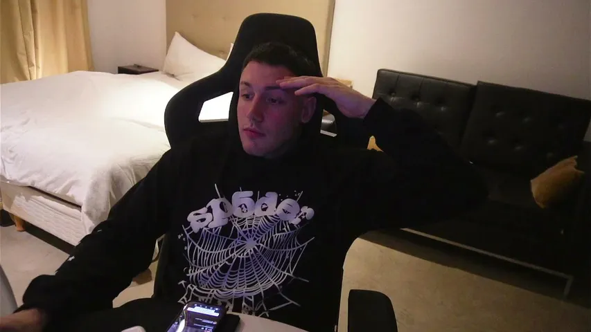 lucasjack89 playing Slots & Casino - Live Casino Stream