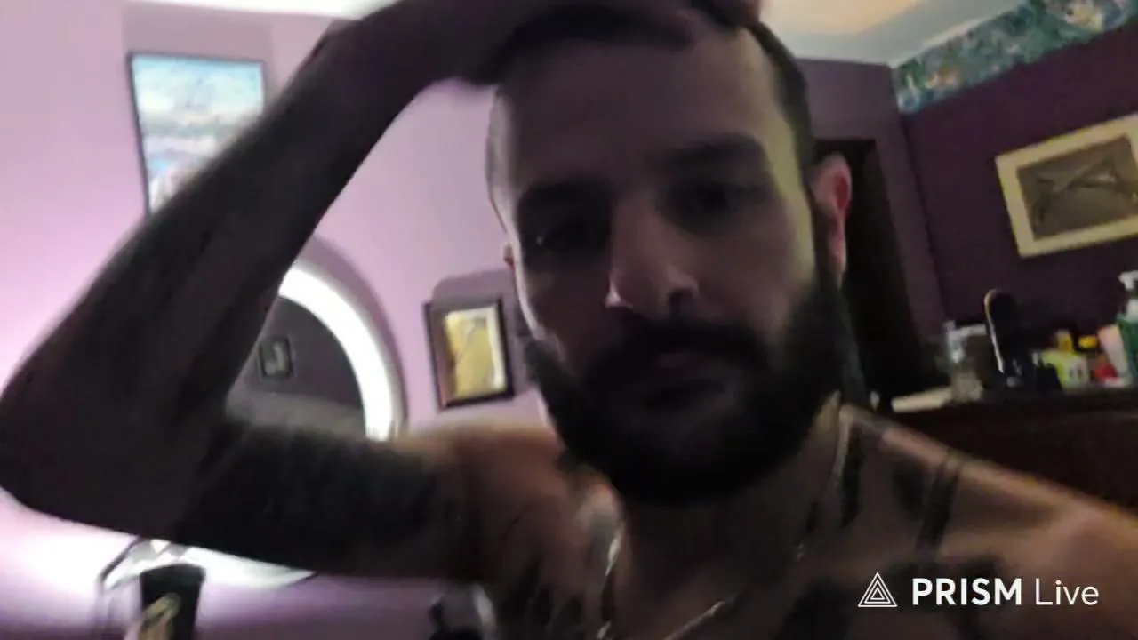 Famousfreddy live