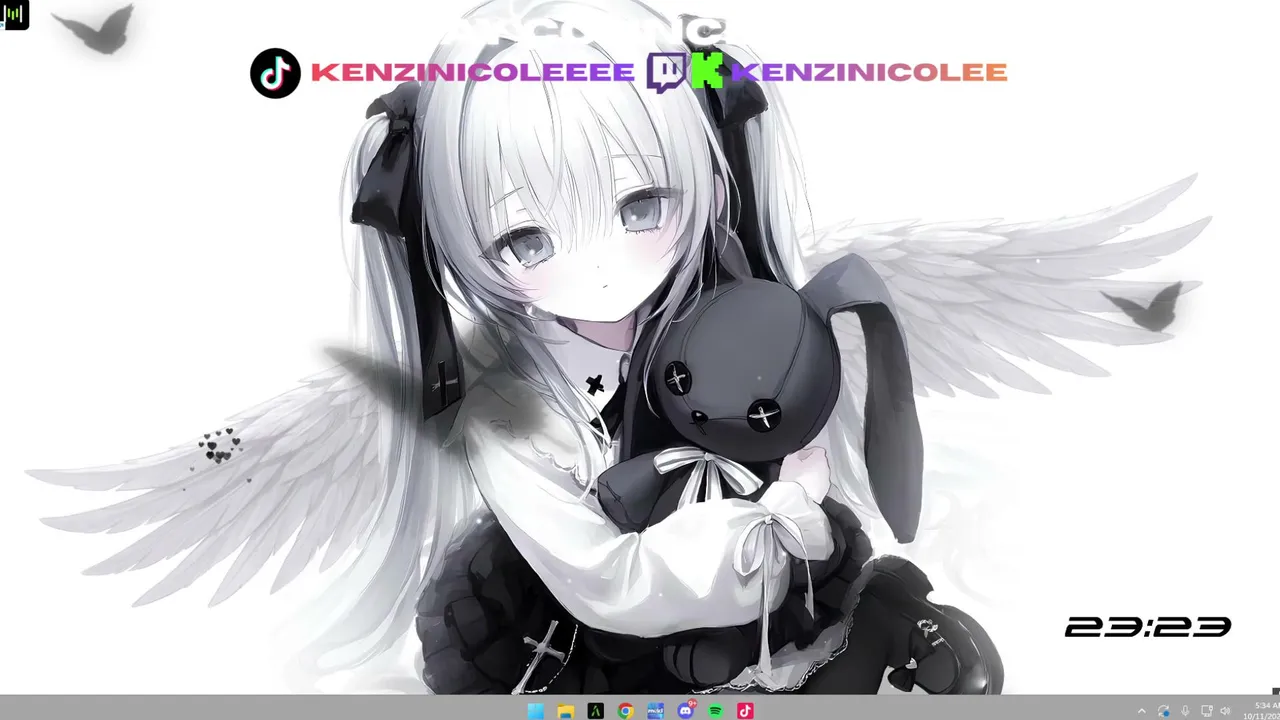 KenziNicolee live