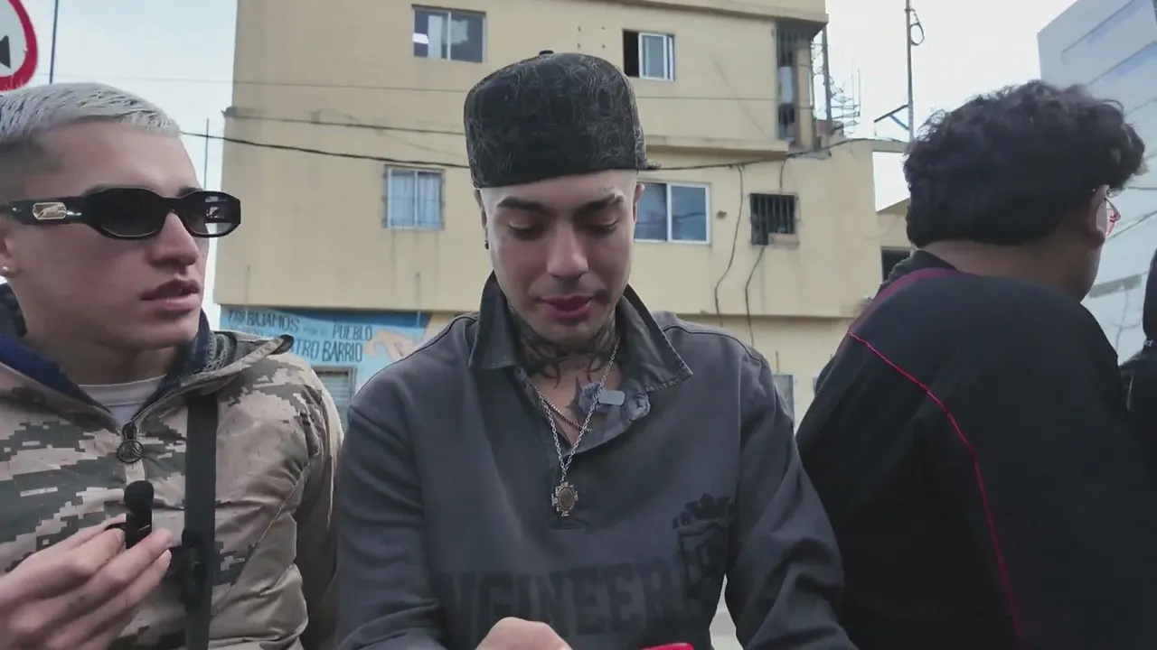 NaimDarrechi — VISITAMOS EL BARRIO MÁS PELIGROSO DE ARGENTINA VILLA 31 TOUR