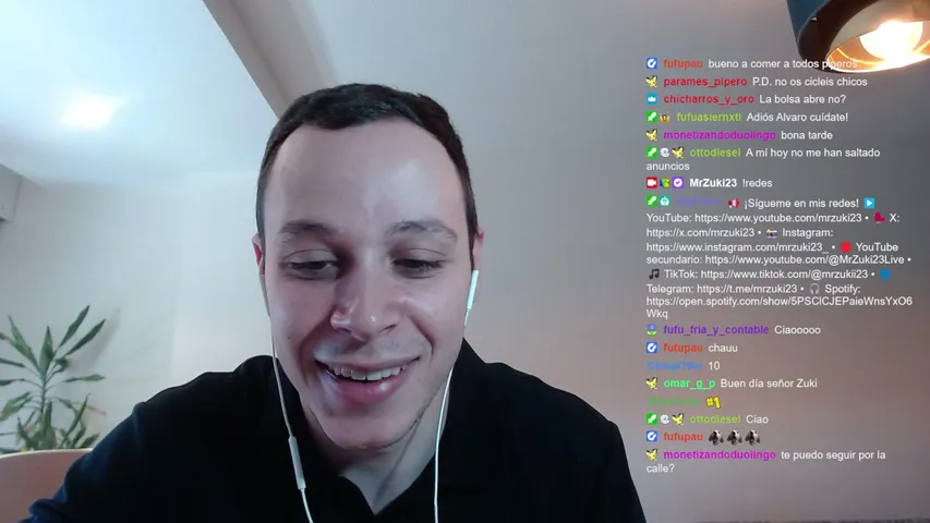 MrZuki23 playing Just Chatting - Live Casino Stream