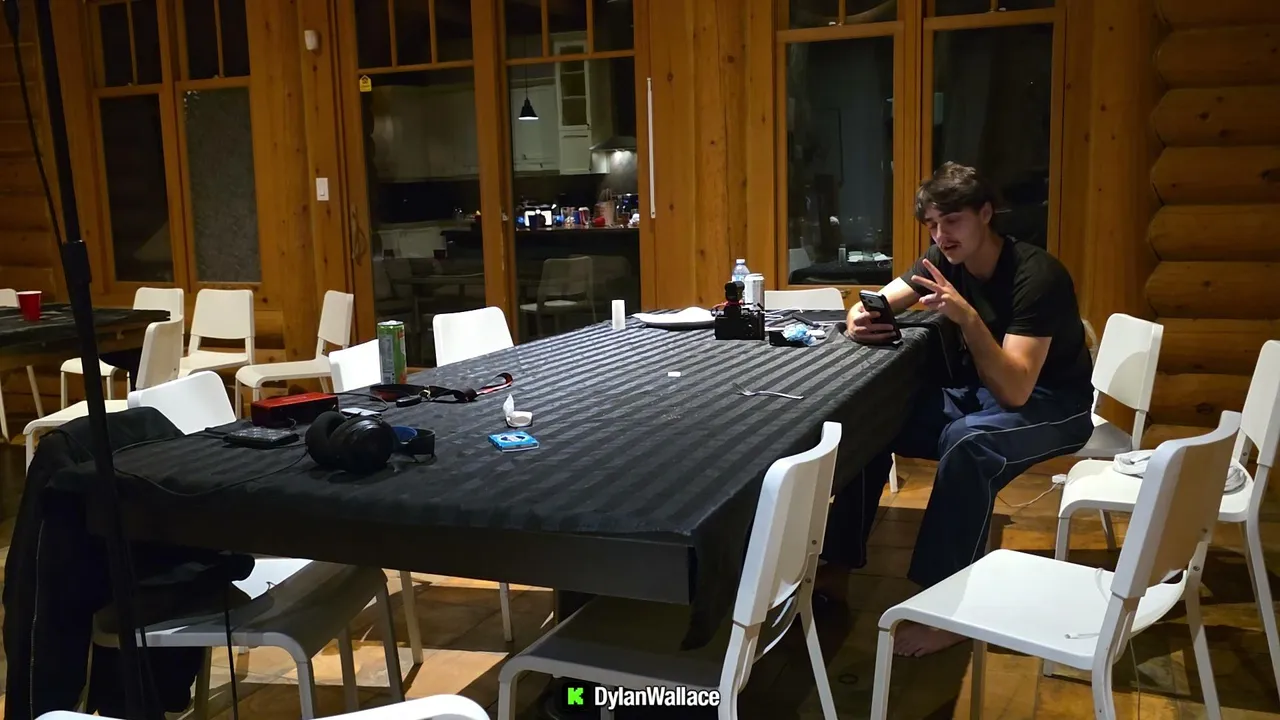 DylanWallace live