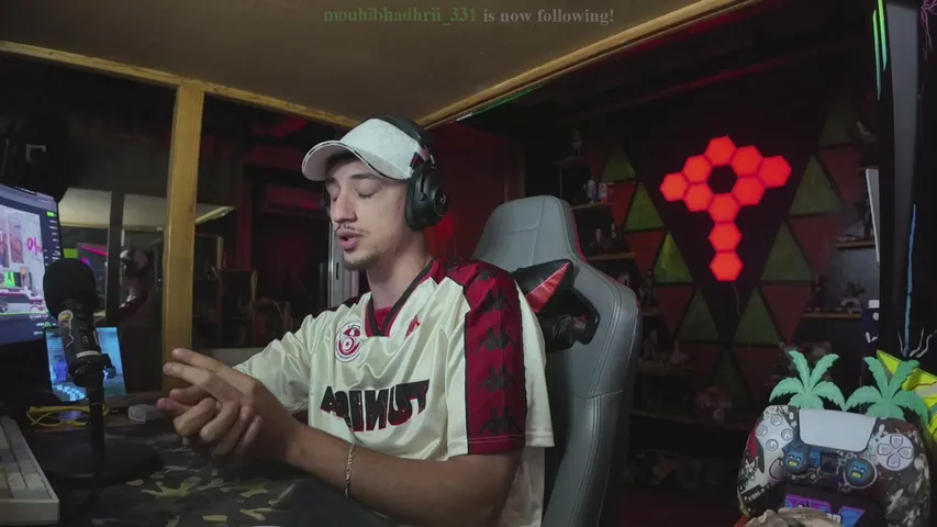 b_b10 playing Just Chatting - Live Casino Stream
