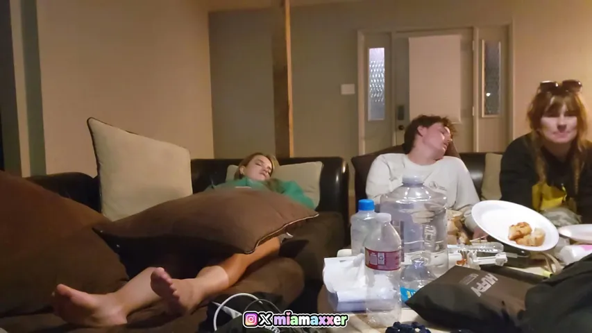 Live preview of miamaxxed's Kick stream