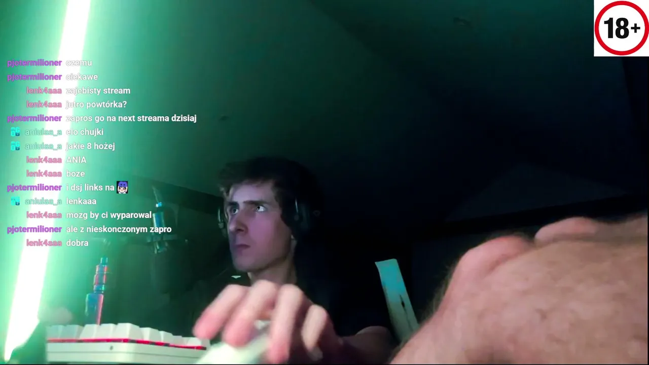 xMROOWKENS live